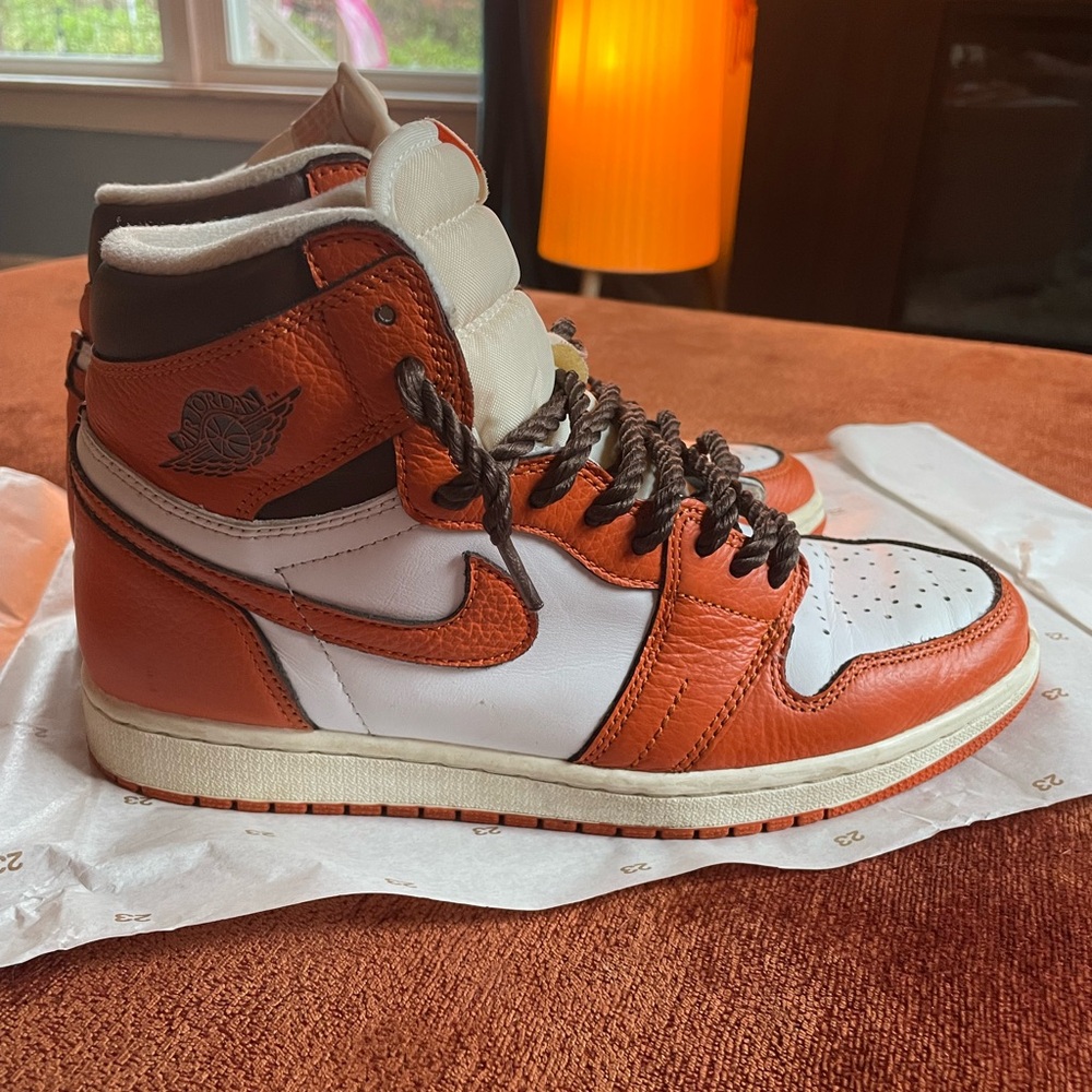 Jordan 1 Retro High OG Starfish with 3 extra lace sets